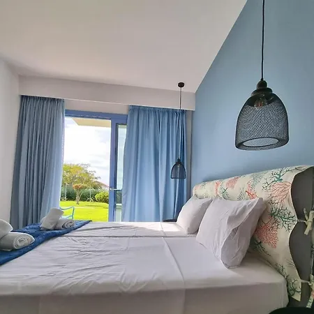 Julietta Aparthotel 3*